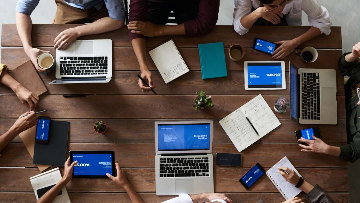 What are the Types of Agencies in Communication?