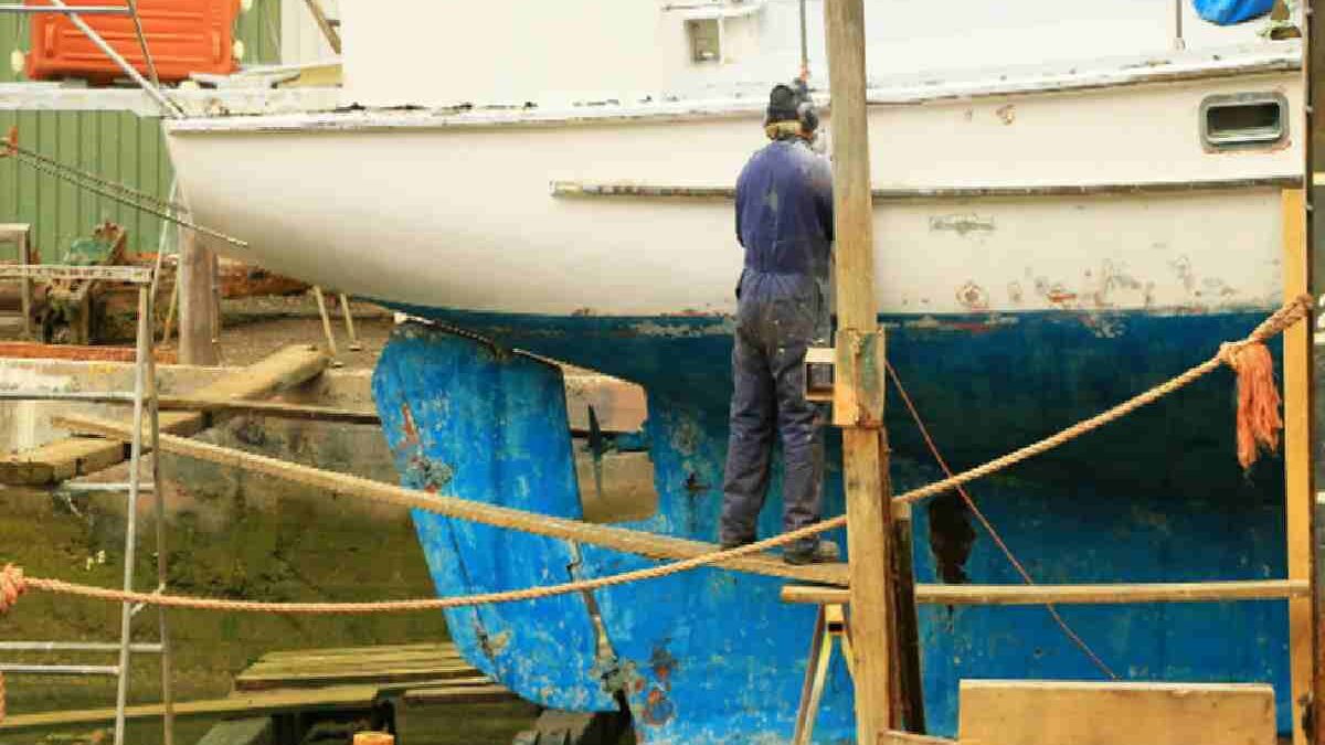 Why Your Boat Demands a Professional Mechanic